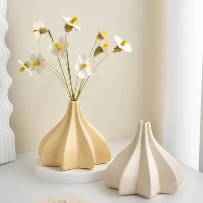 Minimalist Garlic Vase