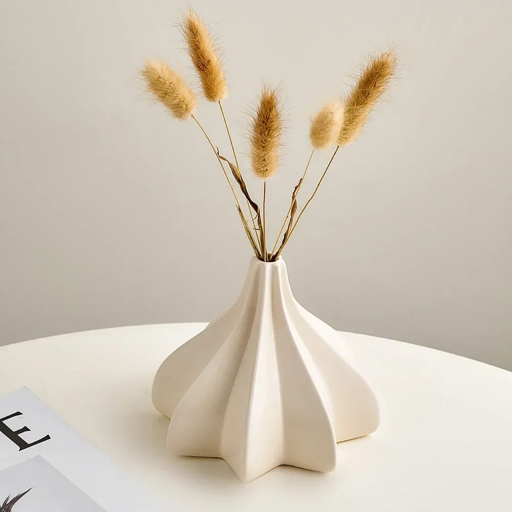 Minimalist Garlic Vase